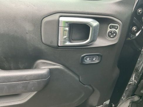 Used 2024 Jeep Wrangler Unlimited w/ Convenience Group image 23