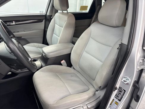 Used 2012 Kia Sorento LX image 13