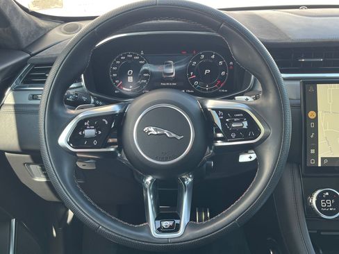 Used 2023 Jaguar F-PACE SVR image 34