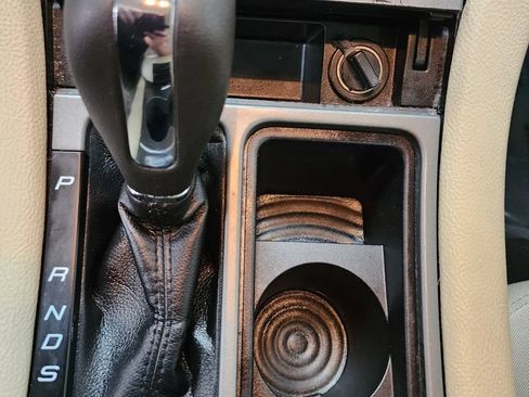 Used 2017 Ford Taurus SE FWD image 20