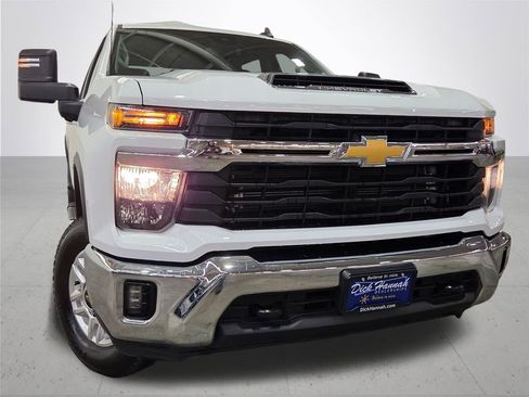 Used 2025 Chevrolet Silverado 2500 LT w/ Convenience Package image 9