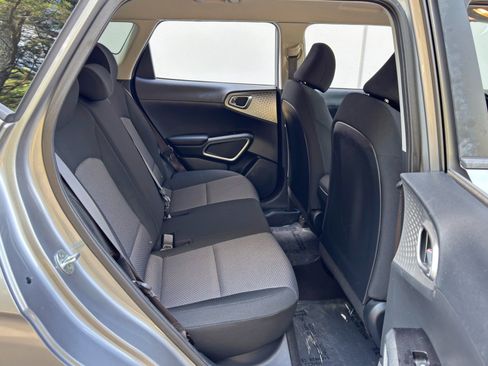 Used 2022 Kia Soul LX w/ Technology Package FWD image 32
