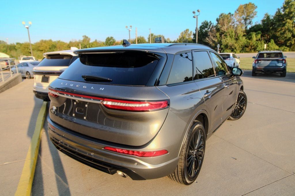 Used 2025 Lincoln Corsair AWD w/ Equipment Group 101A image 3