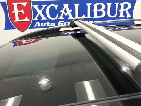 Used 2017 Volvo XC90 T6 Momentum w/ Vision Package image 11