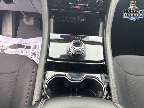 Used 2023 Jeep Grand Cherokee Laredo AWD/4WD image 24