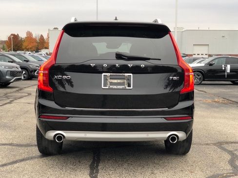 Used 2018 Volvo XC90 T5 Momentum w/ Convenience Package image 5