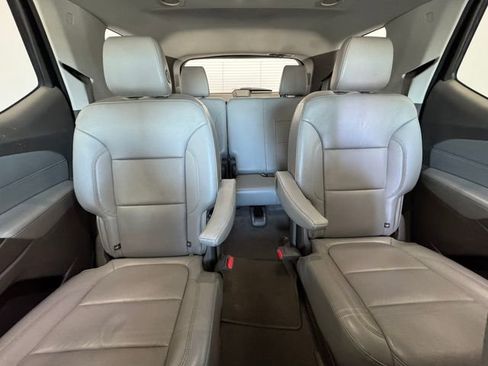 Used 2018 Chevrolet Traverse LT w/ LPO, 'HIT The Road' Package image 7