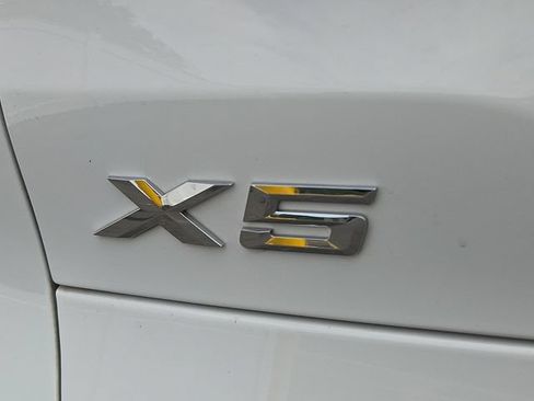 Used 2023 BMW X5 xDrive40i w/ Premium Package AWD/4WD image 31