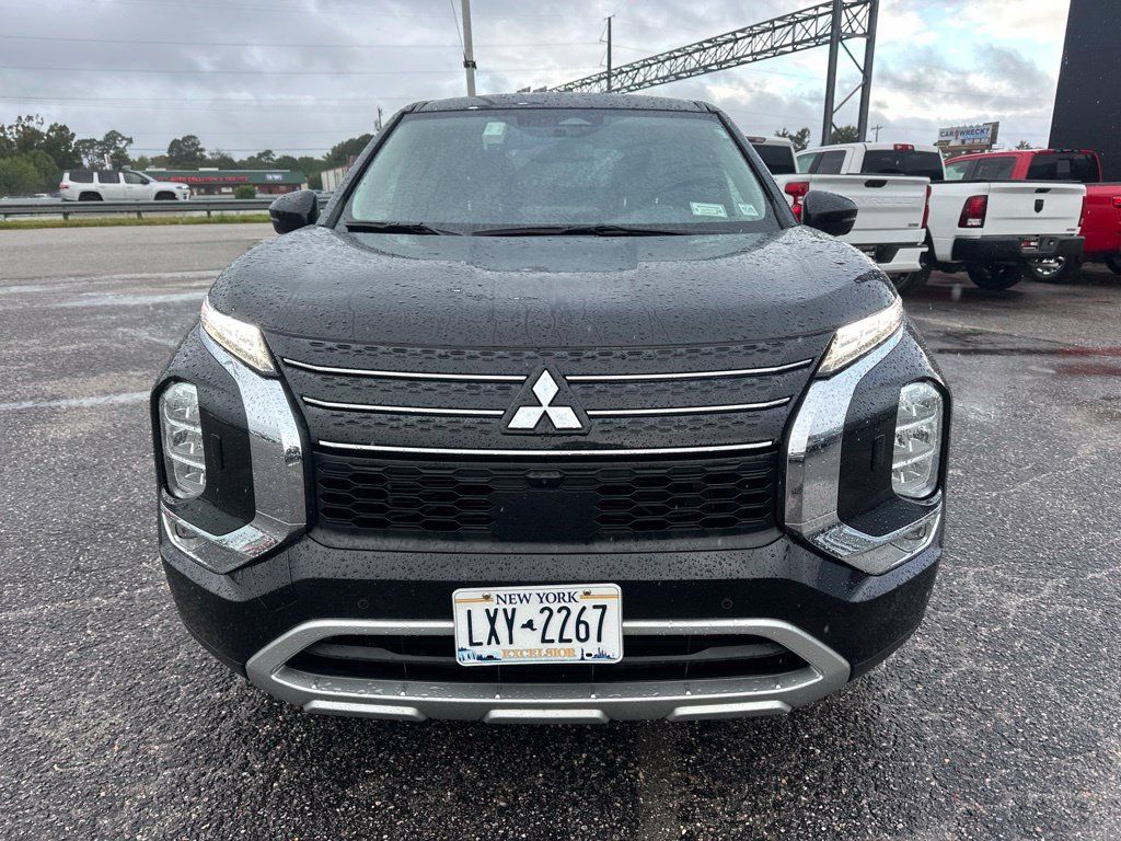 Used 2024 Mitsubishi Outlander SE AWD/4WD image 8