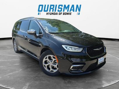 Used 2023 Chrysler Pacifica Limited