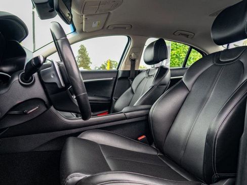 Used 2022 Genesis G70 2.0T image 27