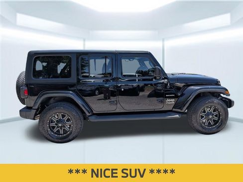 Used 2020 Jeep Wrangler Unlimited Sahara AWD/4WD image 8