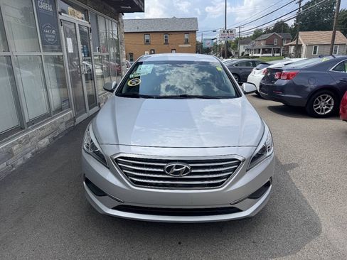 Used 2016 Hyundai Sonata SE FWD image 2