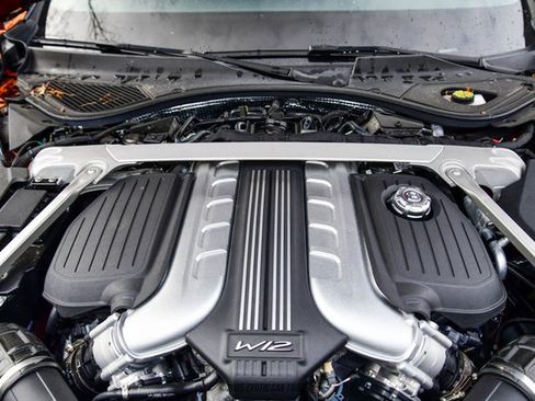 Used 2024 Bentley Flying Spur W12 image 15