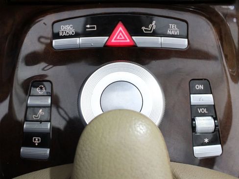 Used 2010 Mercedes-Benz S 550 4MATIC image 32