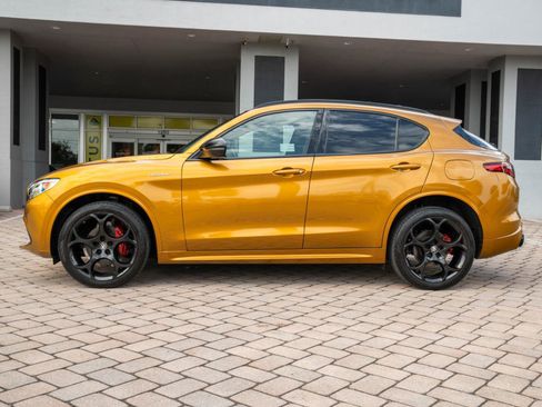 Used 2022 Alfa Romeo Stelvio Veloce image 10