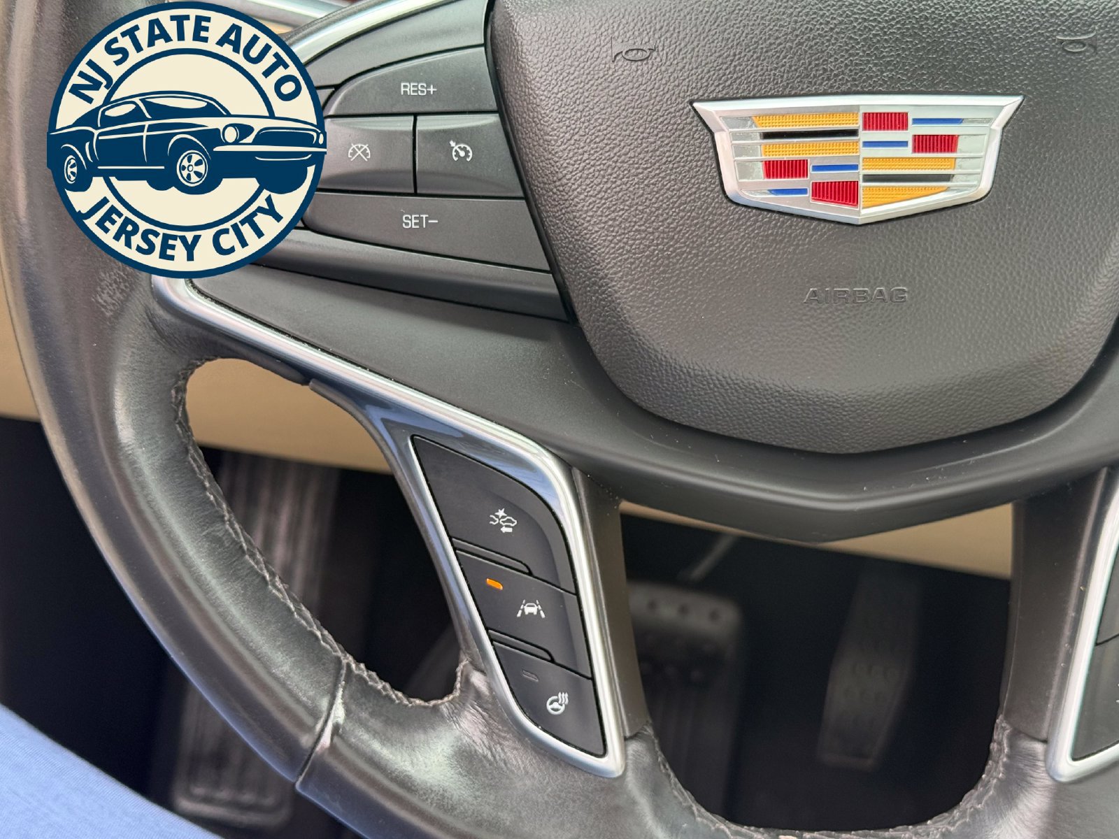 Used 2018 Cadillac XT5 Premium Luxury w/ Driver Assist Package AWD/4WD image 31