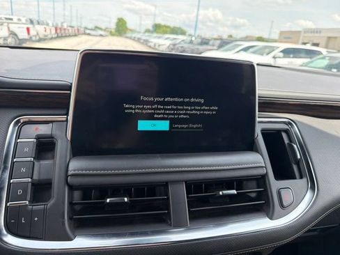 Used 2024 Chevrolet Tahoe Premier AWD/4WD image 36