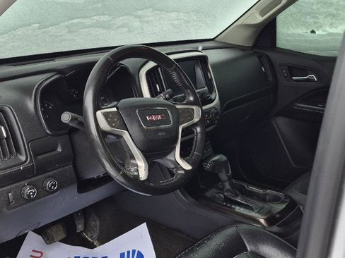 Used 2016 GMC Canyon SLT image 8