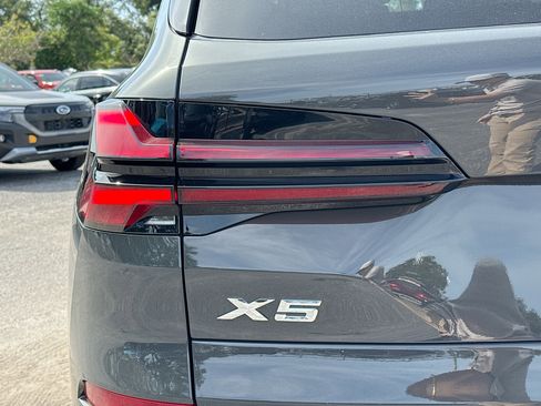 New 2026 BMW X5 sDrive40i w/ M Sport Package RWD image 10