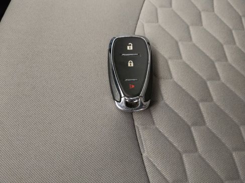 Used 2020 Chevrolet Equinox LT image 32