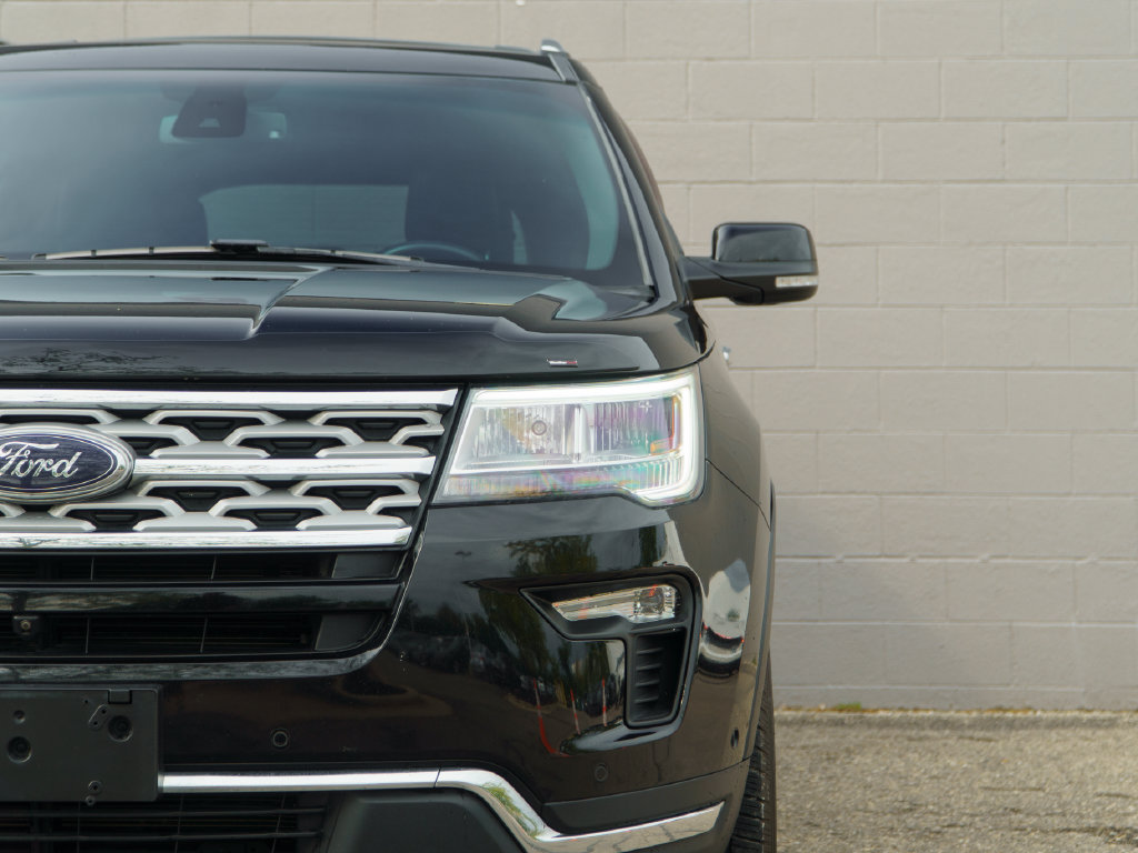 Used 2018 Ford Explorer Limited w/ Equipment Group 301A AWD/4WD image 11