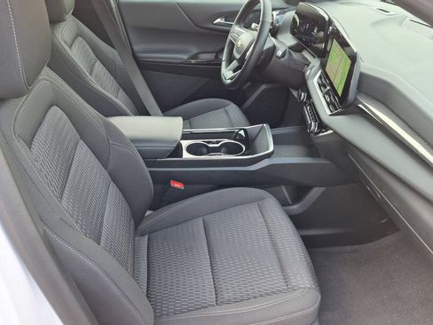 Used 2025 Chevrolet Equinox LT FWD image 30