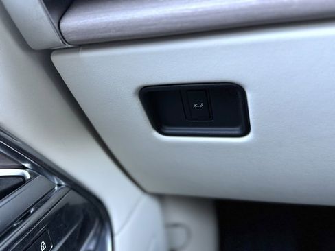 Used 2023 Land Rover Range Rover SE image 25