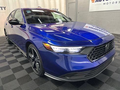 Used 2024 Honda Accord Sport image 2