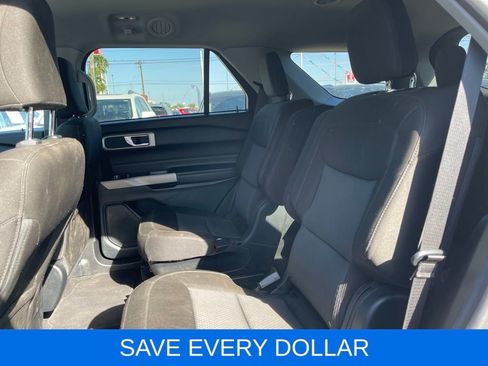 Used 2024 Ford Explorer XLT RWD image 16