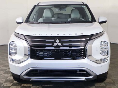 New 2026 Mitsubishi Outlander SE image 13