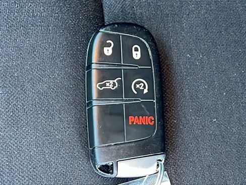 Used 2023 Dodge Durango GT image 29