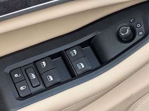 New 2025 Jeep Grand Cherokee Limited image 21