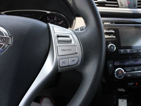 Used 2015 Nissan Rogue SV FWD image 12