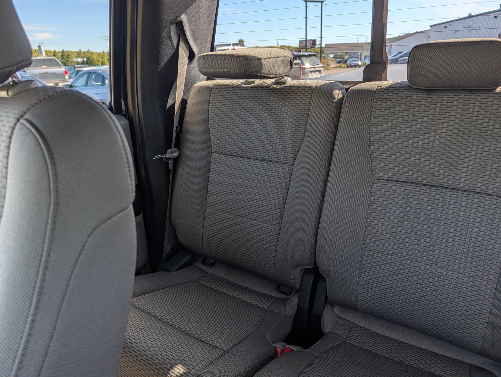 Used 2015 Ford F150 XLT w/ Equipment Group 302A Luxury AWD/4WD image 12