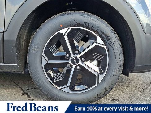 New 2026 Kia Niro LX image 5