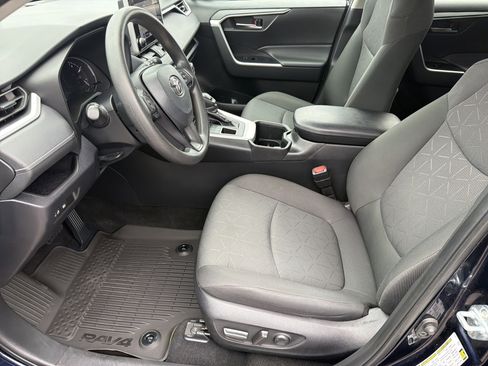 Certified 2024 Toyota RAV4 XLE AWD/4WD image 19