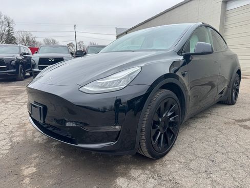 Used 2021 Tesla Model Y Long Range image 2