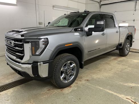 New 2026 GMC Sierra 2500 SLE image 3