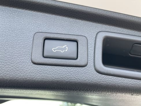 Used 2018 Subaru Forester 2.5i Limited image 7