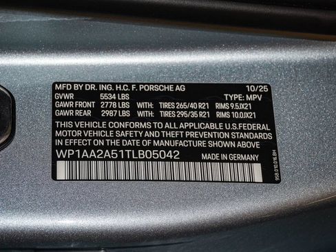 Certified 2026 Porsche Macan AWD/4WD image 30