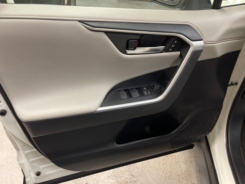 Certified 2022 Toyota RAV4 Limited AWD/4WD image 14