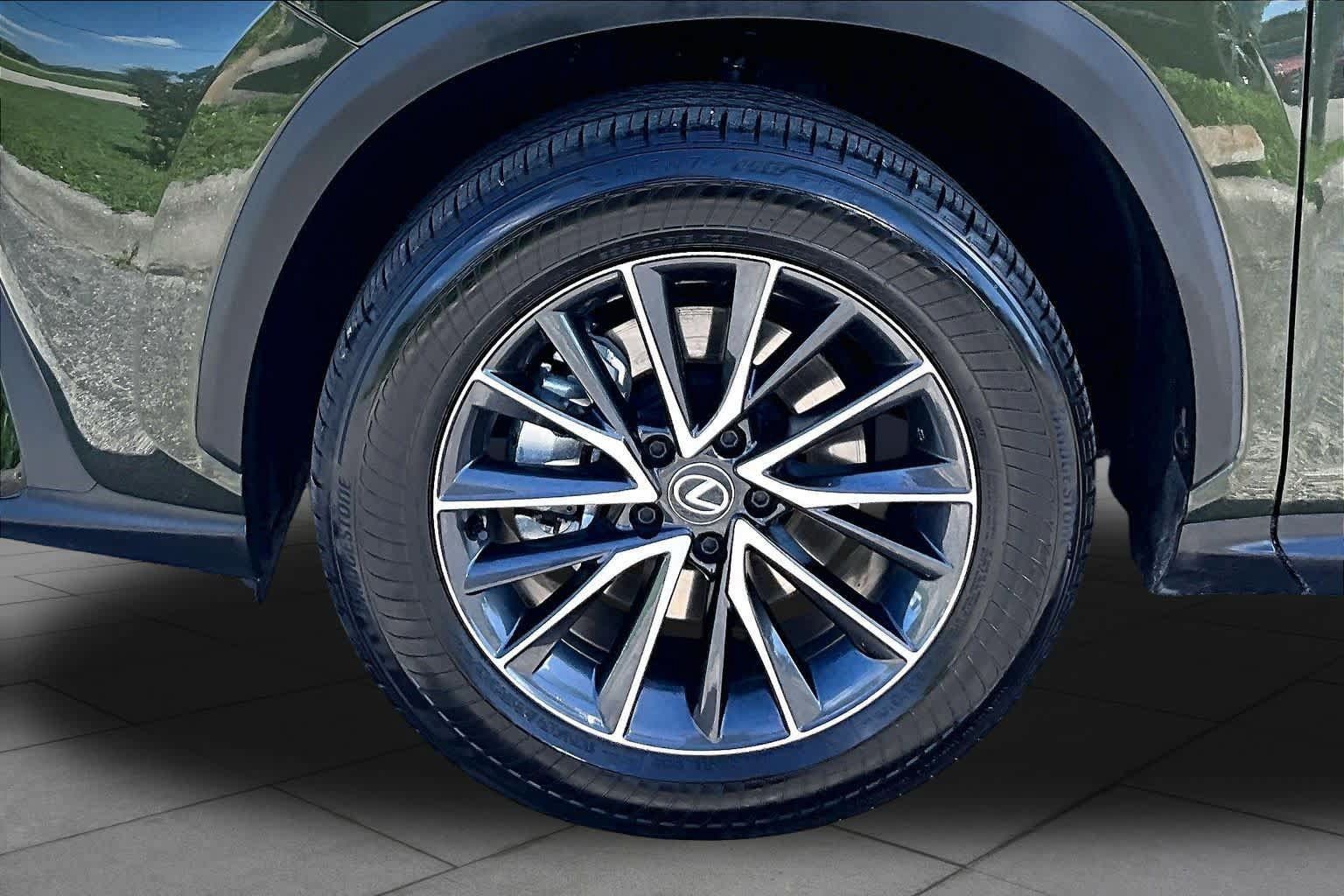 Used 2024 Lexus NX 250 FWD w/ Towing Package (2000 Lbs) image 11