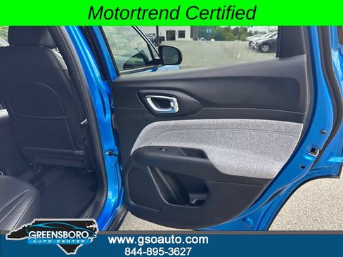 Used 2025 Jeep Compass Latitude AWD/4WD image 18