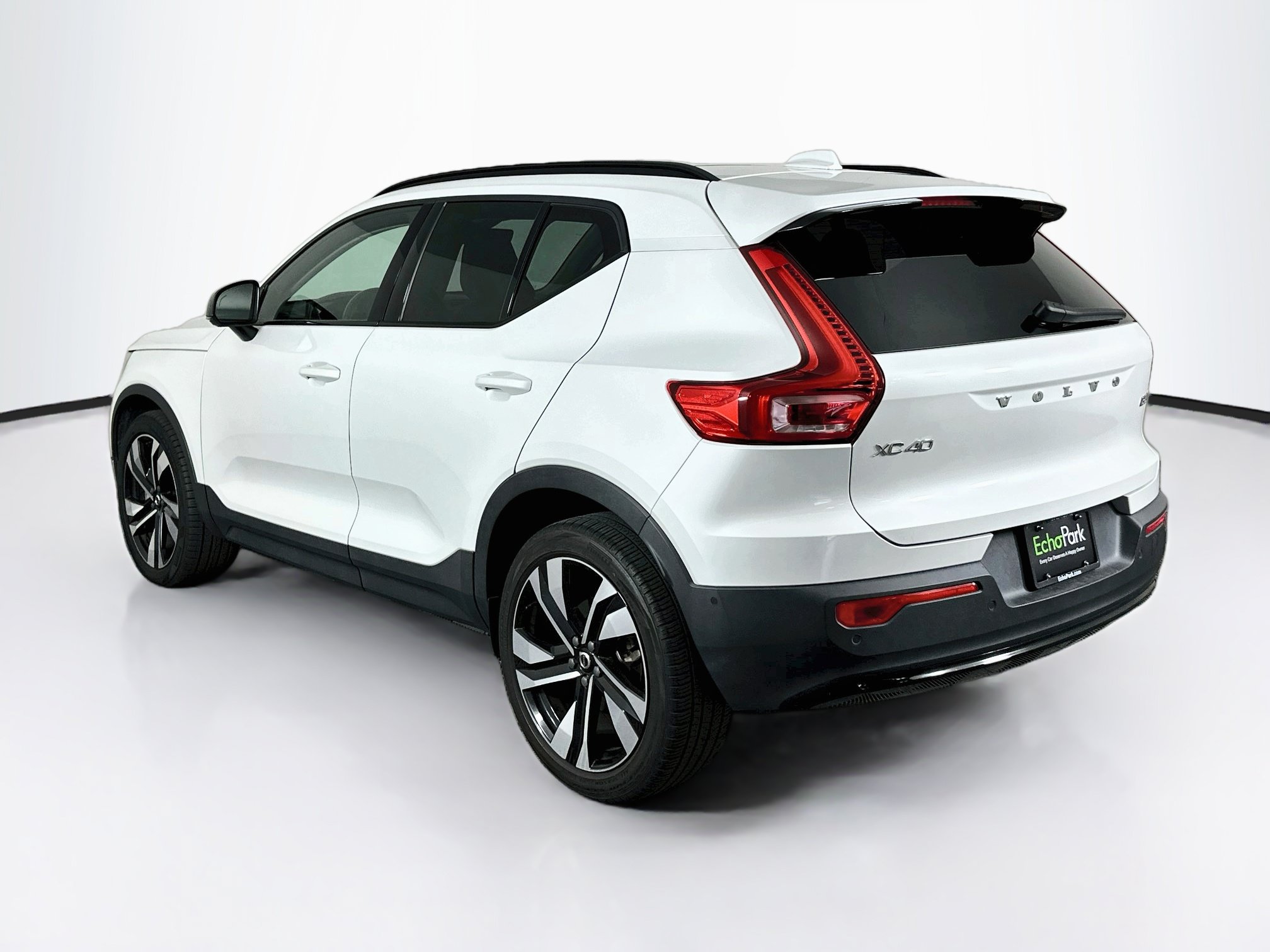 Used 2023 Volvo XC40 B5 Ultimate w/ Protection Package Premier AWD/4WD image 5