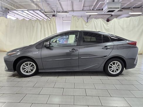Used 2021 Toyota Prius Prime LE image 12