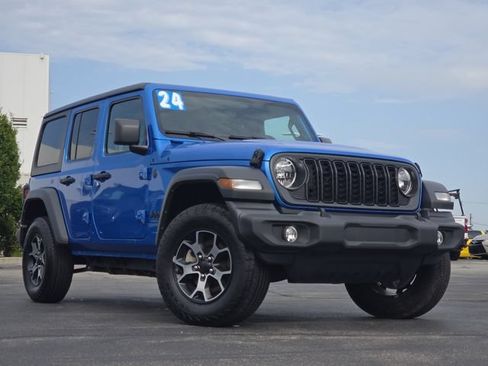 Used 2024 Jeep Wrangler Unlimited Sport AWD/4WD image 2