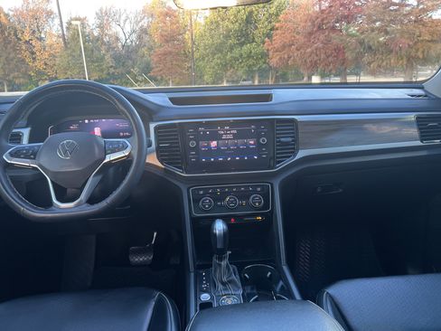Certified 2022 Volkswagen Atlas SEL image 28