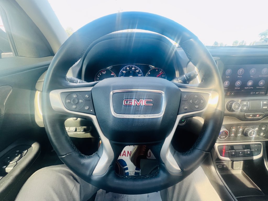 Used 2024 GMC Terrain Denali w/ Denali Premium Package AWD/4WD image 20