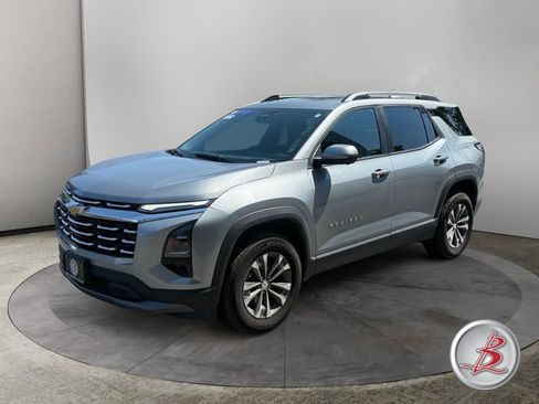 Used 2025 Chevrolet Equinox LT w/ Convenience Package II AWD/4WD image 3